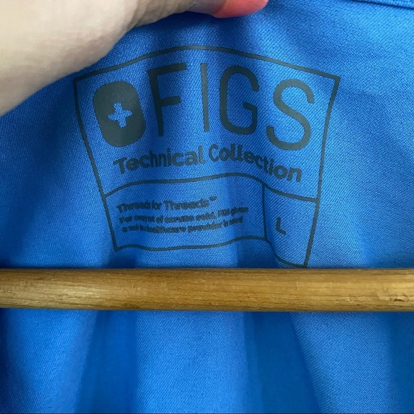 Figs 3 Pocket Scrub Top - Picture 2 of 2